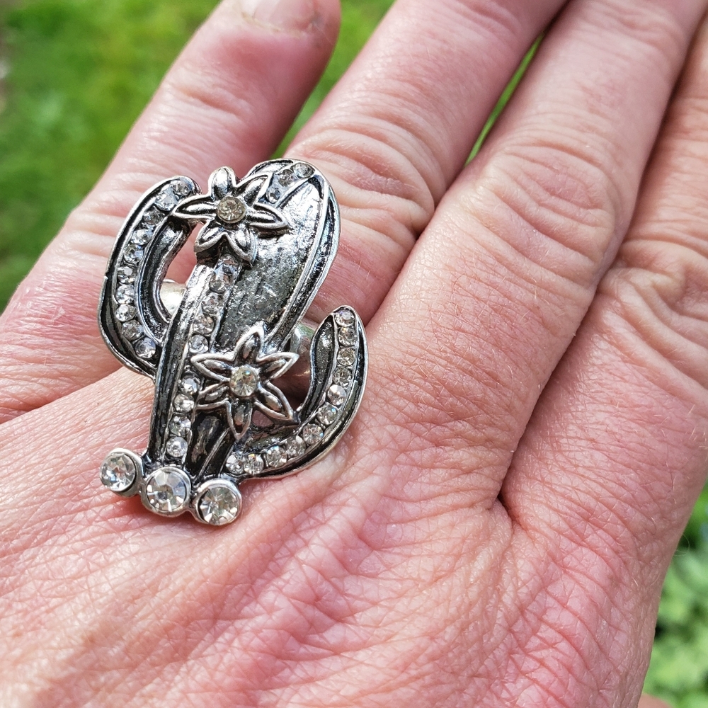 Cactus Desert Southwestern free spirit Boho Cowgirl people patina Vtg Insp ring